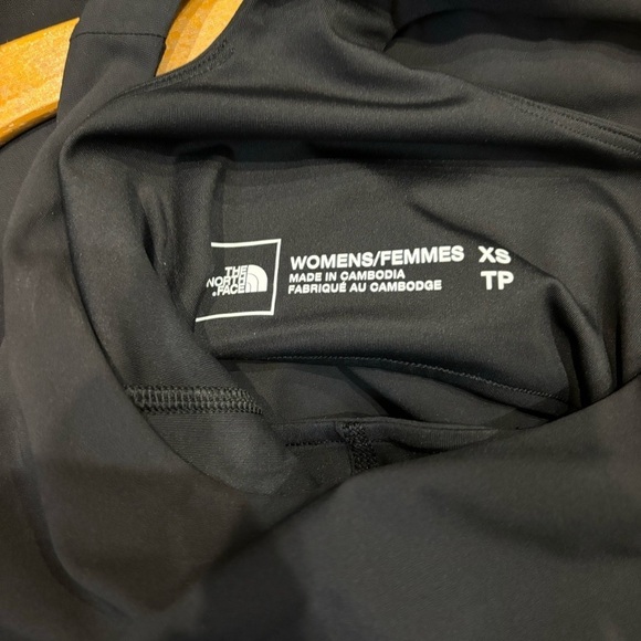 NWT The North Face XS Fitted Arque Hiking Dress with Undershorts Black - Picture 6 of 10